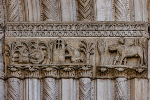 Fidenza, duomo (Cattedrale di San Donnino), facciata, portale maggiore: dettaglio dell’archivolto