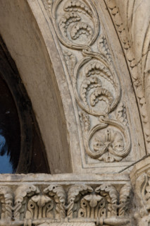 Fidenza, Duomo (St. Donnino Cathedral), the façade, the main portal, an internal frieze: detail