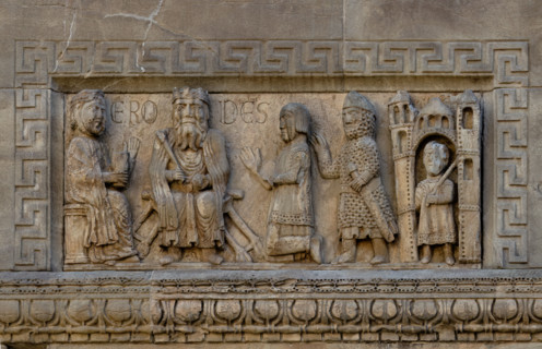 Fidenza, duomo (Cattedrale di San Donnino), facciata, sculture tra il portale sinistro e il portale