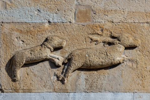 Fidenza, Duomo (St. Donnino Cathedral), apse: tile with a “hunting scene”.
Work by Benedetto