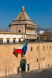 Palermo, The Royal Palace or Palazzo dei Normanni (Palace of the Normans): view of the Porta