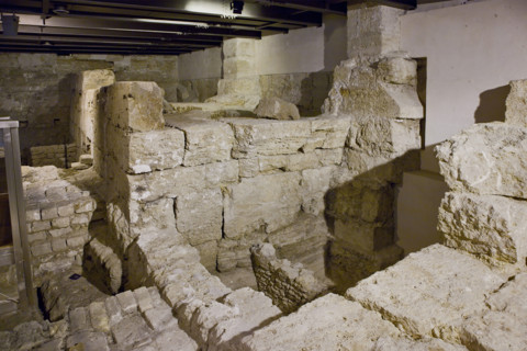 Palermo, Palazzo Reale o Palazzo dei Normanni, sala Montalto, i sotterranei: ipogei della sala