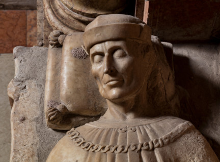 Modena, Duomo, interno, navata destra: monumento funerario dedicato a Francesco Molza; di