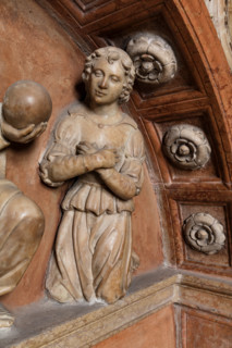 Modena, Duomo, interno, navata destra: monumento funerario dedicato a Francesco Molza; di