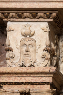 Modena, Duomo, interno, navata destra: monumento funerario dedicato a Francesco Molza; di