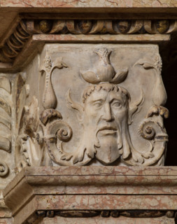 Modena, Duomo, interno, navata destra: monumento funerario dedicato a Francesco Molza; di