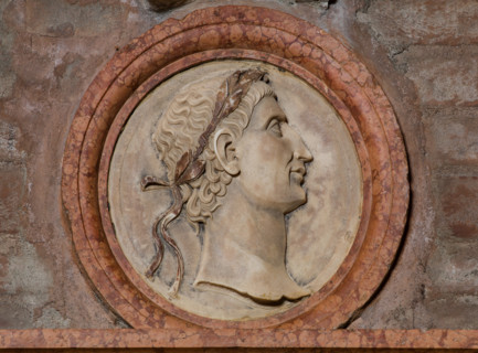 Modena, Duomo, interno, navata destra: monumento funerario dedicato a Francesco Molza; di