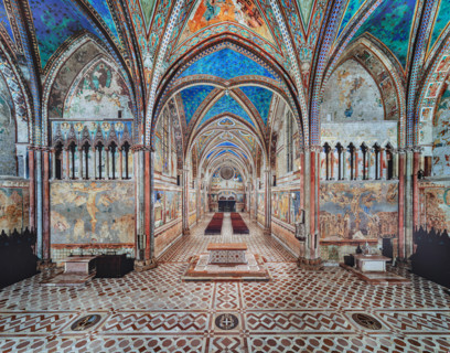 Assisi, Basilica superiore di San Francesco: veduta del transetto verso est. A destra e sinistra le