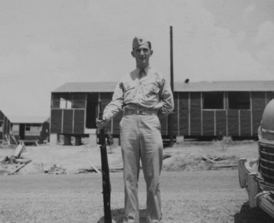 Soldier in Uniform with Gun, Portrait, WWII, HQ 2nd Battalion, 389th Infantry, US Army Military Base, Indiana, USA, 1942