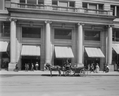 Entrance to Marshall Field's Store, Chicago, Illinois, USA, Detroit Publishing Company, 1908