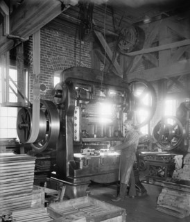 Worker and Stamping Press, Glazier Stove Company, Chelsea, Michigan, USA, Detroit Publishing Company, 1905