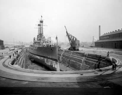 Brooklyn Navy Yard, Dry Dock no. 4, Brooklyn, New York, USA, Detroit Publishing Company, 1915