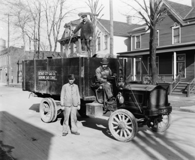Gas Coke Delivery Wagon and Workers, Detroit City Gas Company, Detroit, Michigan, USA, Detroit Publishing Company, 1915