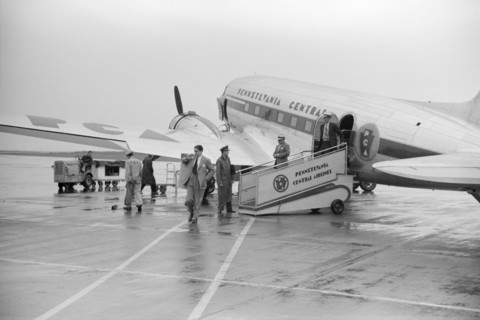 Passengers Leaving Airplane, Municipal Airport, Washington DC, USA, Jack Delano for Farm Security Administration, July 1941