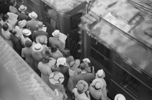 Commuters Waiting for South-Bound Train, High Angle View, Chicago, Illinois, USA, John Vachon for Farm Security Administration, July 1941
