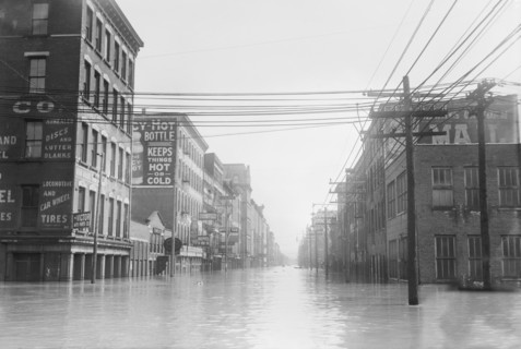 Flooded Street Scene, Cincinnati, Ohio, USA, Bain News Service, March 1913