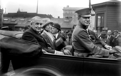 U.S. President Warren G. Harding and First Lady, Florence Kling Harding, Portrait in Backseat of Car, enroute to Military Funeral, Washington DC, USA, Bain News Service, May 1921