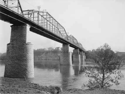 County Bridge, Tennessee River, Chattanooga, Tennessee, USA, Detroit Publishing Company, 1907