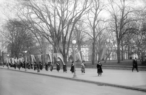 Suffragettes Picketing at White House, Washington DC, USA, Harris & Ewing, 1917