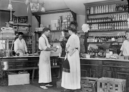 Grocery Store Interior, Washington DC, USA, Harris & Ewing, 1917
