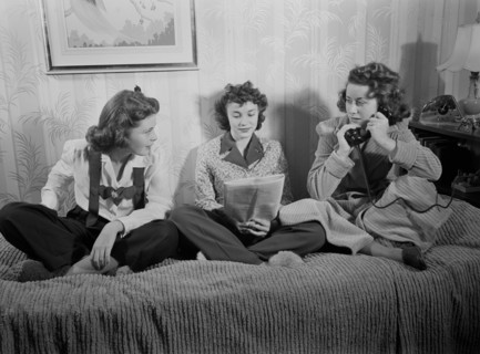 Three Government Workers Showing how to Dress to Stay Warm as Homes will be Kept at 65 Degrees during Winter due Federal Fuel Oil Limitation Orders, Washington DC, USA, Albert Freeman for Office of Wa...