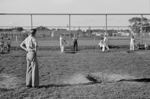 Greendale, Wisconsin, USA, a Greenbelt Community Constructed by U.S. Department of Agriculture as Part of President Franklin Roosevelt's New Deal, John Vachon for U.S. Resettlement Administration, Sep...