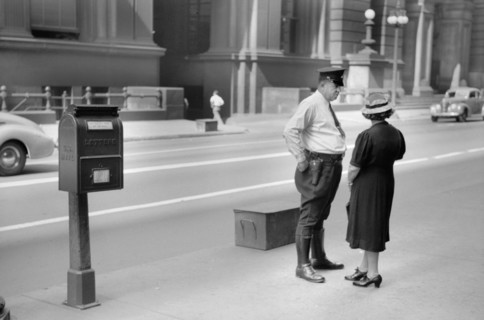 Woman Talking to Policeman, Chicago, Illinois, USA, John Vachon for Farm Security Administration July 1940