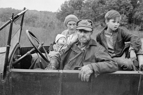 Destitute Family, Ozark Mountains, Arkansas, USA, Ben Shahn for U.S. Resettlement Administration, October 1935