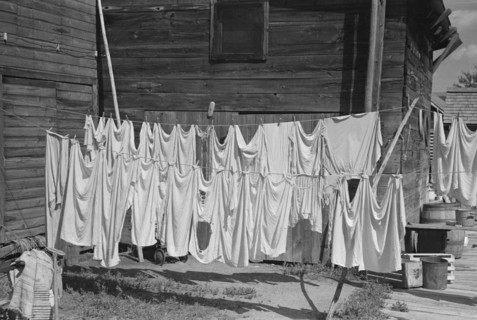 Clothesline, Winton, Minnesota, USA, Russell Lee, U.S. Resettlement Administration, August 1937