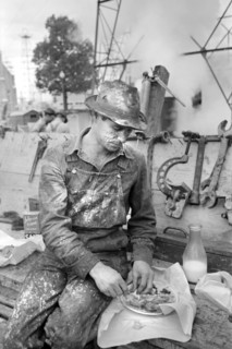 Oil Field Worker eating Lunch, Kilgore, Texas, USA, Russell Lee, Farm Security Administration, April 1939