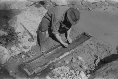 Prospector Working Sluice Box, Pinos Altos, New Mexico, USA, Russell Lee, Farm Security Administration, May 1940