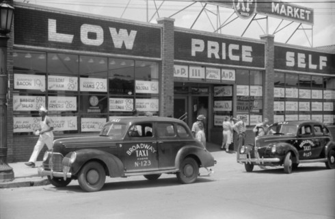 Super Market, Durham, North Carolina, USA, Jack Delano, Office of War Information, May 1940