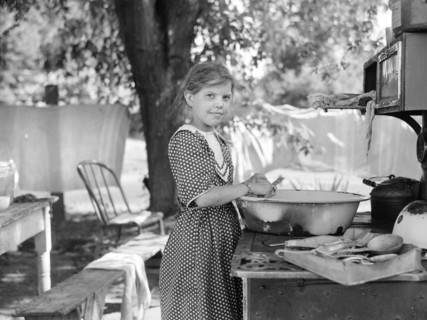 Child of Migratory Fruit Worker, Yakima, Washington, USA, Arthur Rothstein, Farm Security Administration, July 1936