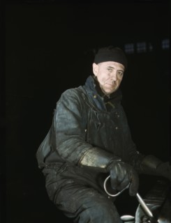Worker in Roundhouse at Chicago & Northwestern Transportation Company, Proviso Yards, Melrose Park, Illinois, USA, Jack Delano for Office of War Information, 1942
