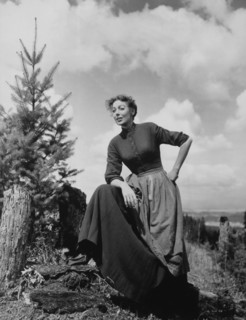 Loretta Young, On-set of the Film, Rachel and the Stranger, 1948
