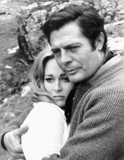 Faye Dunaway, Marcello Mastroianni, on-set of the Film, "A Place for Lovers" (aka Amanti), 1968