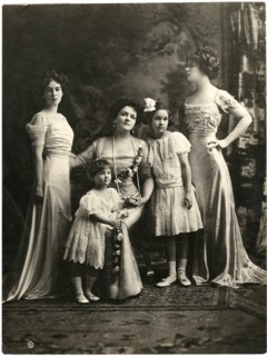 Mrs. George Gould (Edith Kingdon) with Daughters Helen, Gloria, Edith, and Marjorie, Portrait, 1910