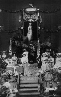 Women on Stage at Daughters of the American Revolution Convention, Washington DC, USA, Frances Benjamin Johnston, 1908