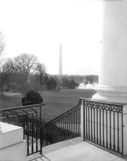 White House, South Grounds, with view of Washington Memorial, Washington DC, USA, Harris & Ewing