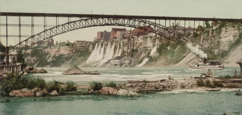 Niagara, Mills and Grand Trunk (i.e. Upper Steel Arch) Bridge, connecting Niagara Falls, New York, USA and Niagara Falls, Ontario, Canada, Detroit Publishing Company, 1900