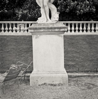 Statue, Jardin du Luxembourg, Paris, France