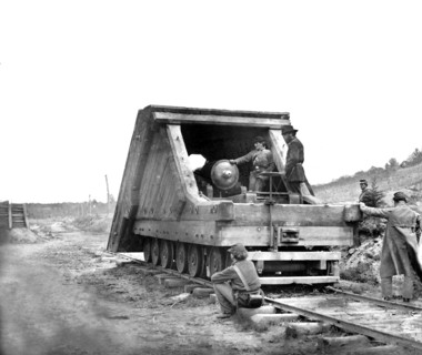 Confederate Railroad Gun and Crew, Siege of Petersburg, American Civil War, Petersburg, Virginia, USA, Photograph, 1864