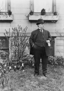 William Howard Taft (1857-1930), 27th President of the United States 1909-1913, 10th Chief Justice of the United States 1921-1930, Full-Length Portrait Standing on Lawn during U.S. Presidential Campai...