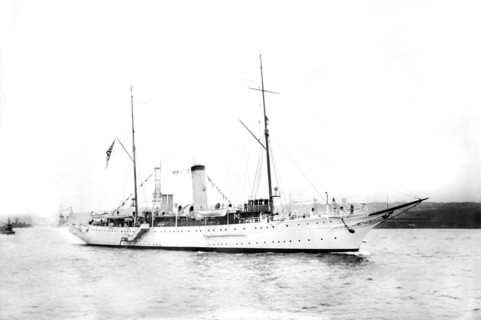 Presidential Yacht Mayflower during Naval Review for U.S. President William Howard Taft, New York Harbor, New York City, New York, USA, Photograph by Bain News Service, October 14, 1912