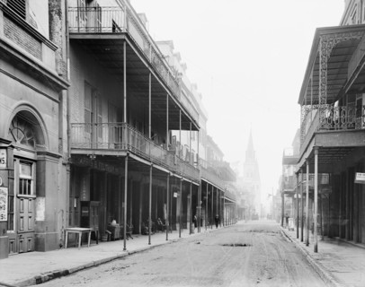 Chartres St.