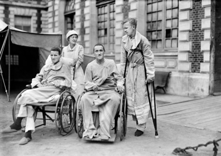 Injured Soldiers getting some Air