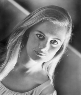 Shirley Knight