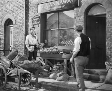 Michael Redgrave (left)