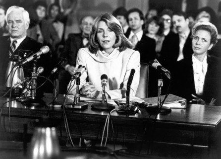 Jill Clayburgh (center)