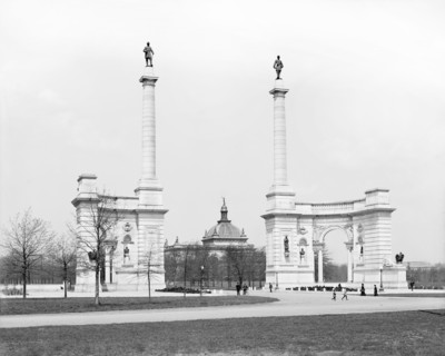 Nearly-completed Smith Memorial Arch